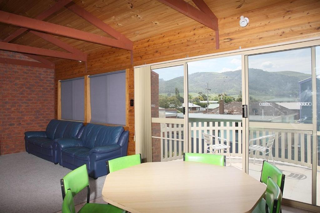 Apollo Bay Backpackers Lodge Экстерьер фото