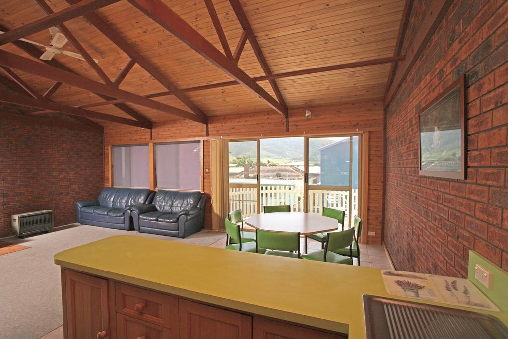 Apollo Bay Backpackers Lodge Экстерьер фото